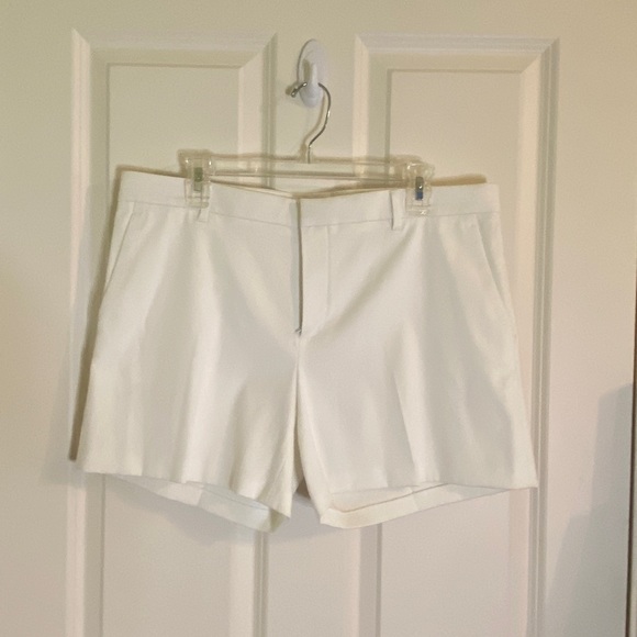 Banana Republic shorts white size 12 Hampton Fit very good condition - Picture 1 of 8